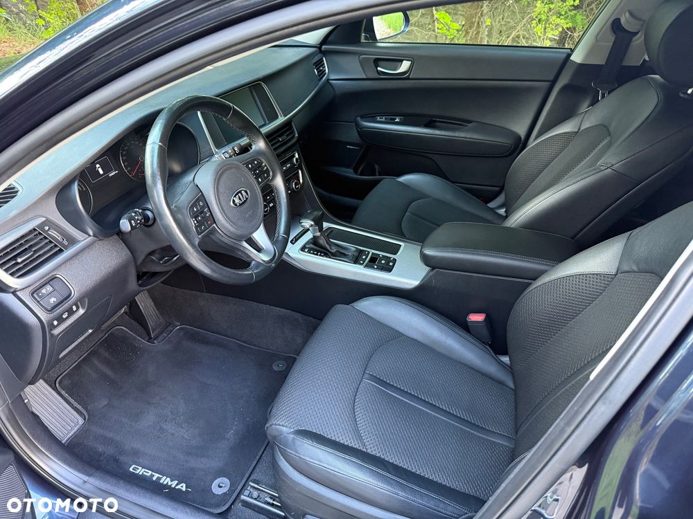 Kia Optima Plug-in Hybrid - 10