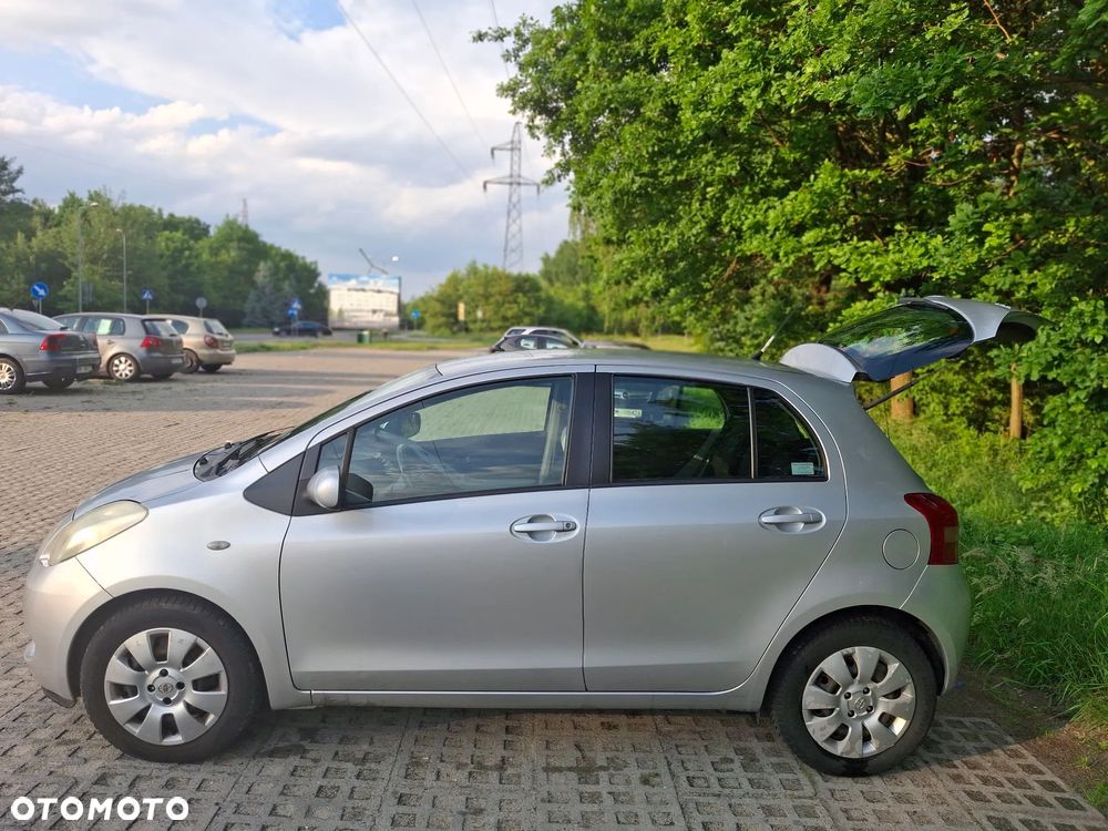 Toyota Yaris 1.3 Sol - 2