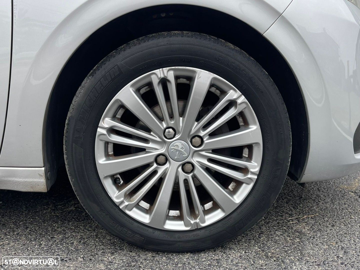 Peugeot 208 1.6 BlueHDi Style - 9