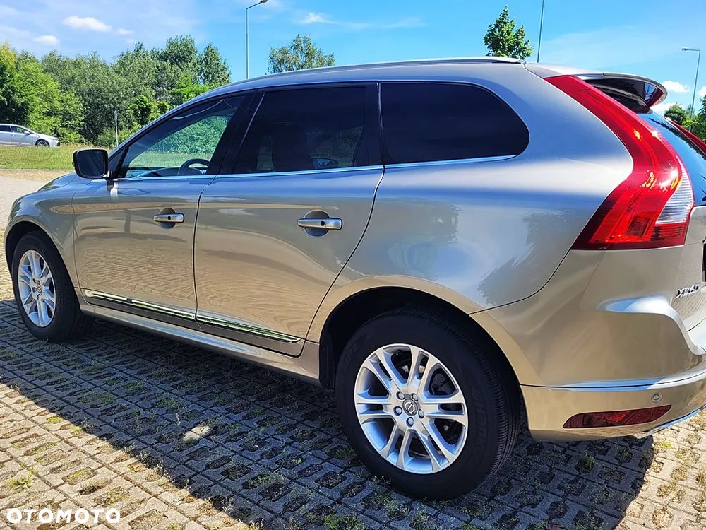 Volvo XC 60 T5 R-Design Momentum - 6