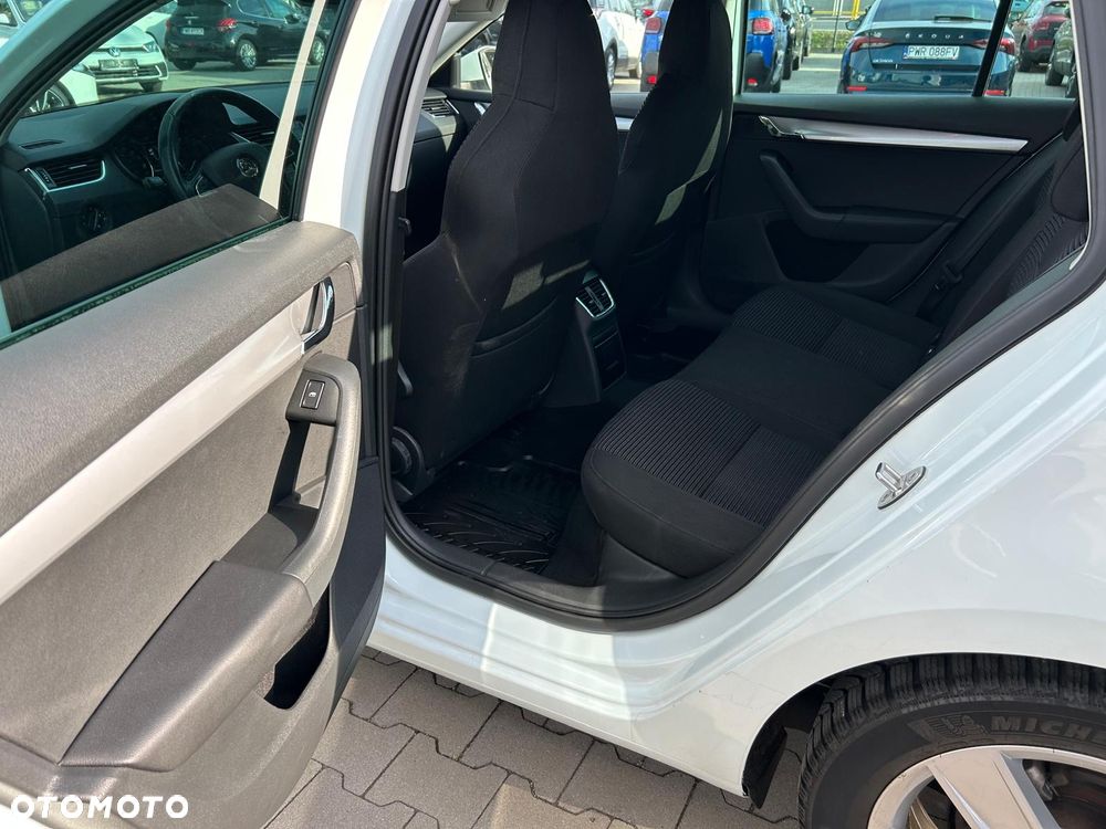 Skoda Octavia 2.0 TDI Elegance DSG - 17
