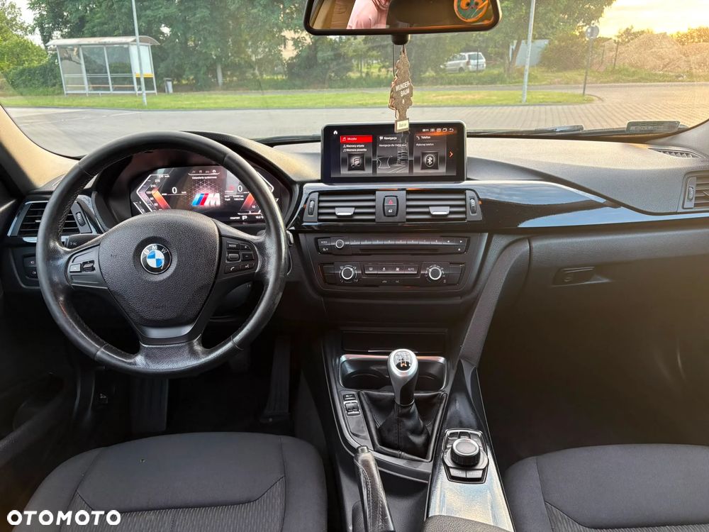 BMW Seria 3 ver-318d - 13