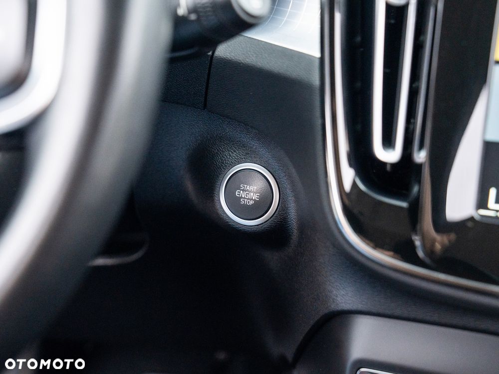Volvo XC 40 D3 Momentum Pro - 36