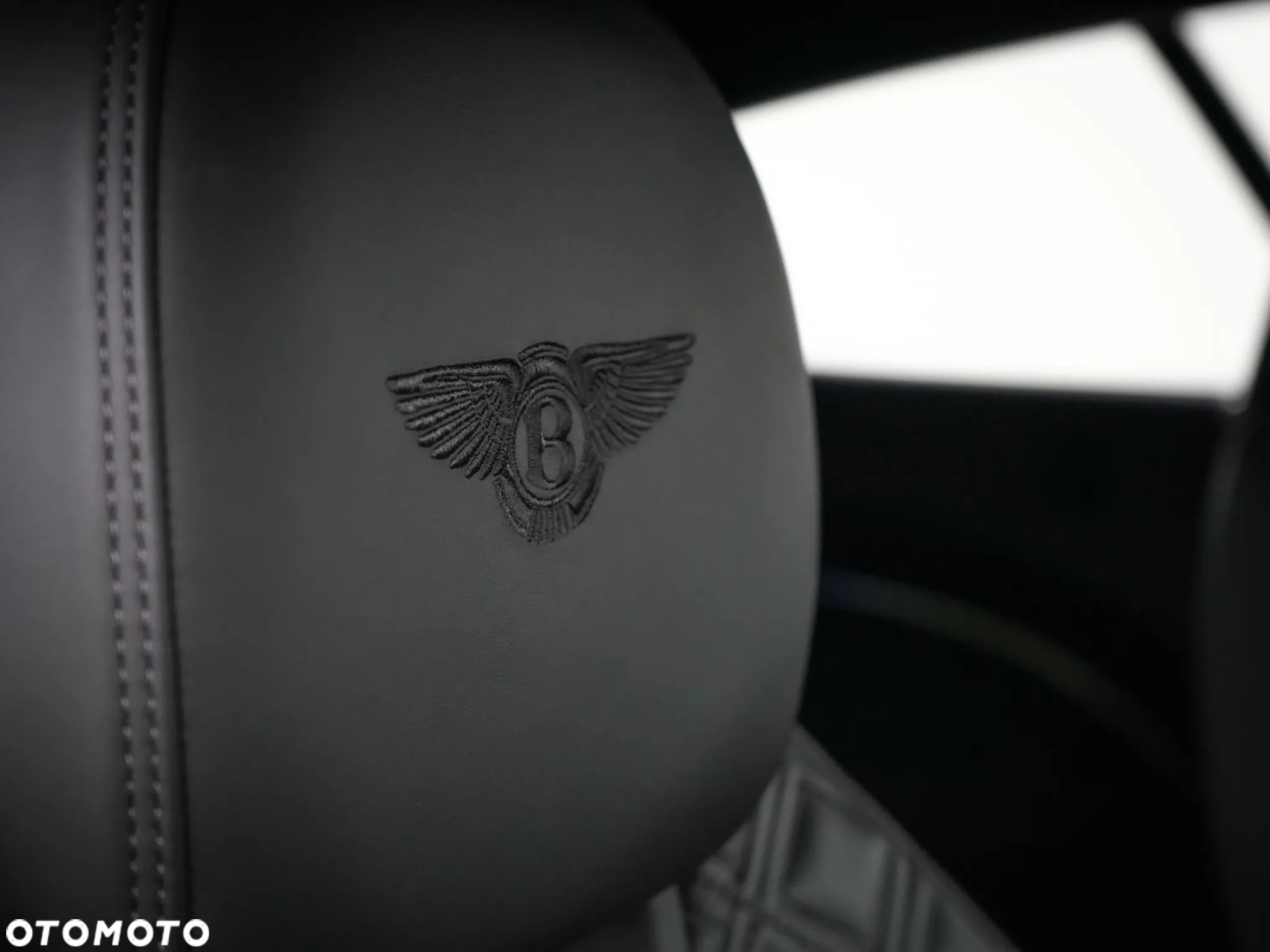 Bentley Continental GT New V8 - 24