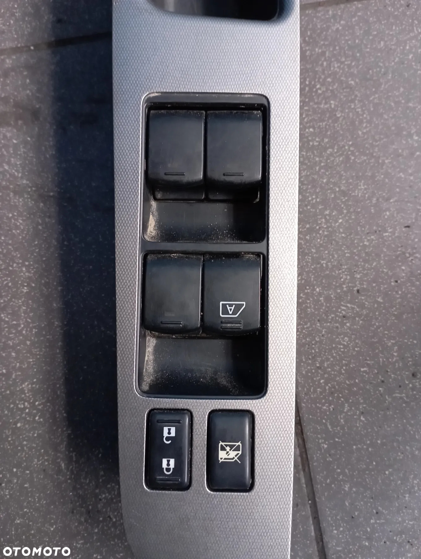 Przełącznik szyb lewy przód Nissan Tiida - 4