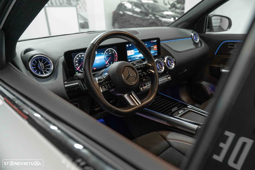 Mercedes-Benz GLA 200 d AMG Line - 25