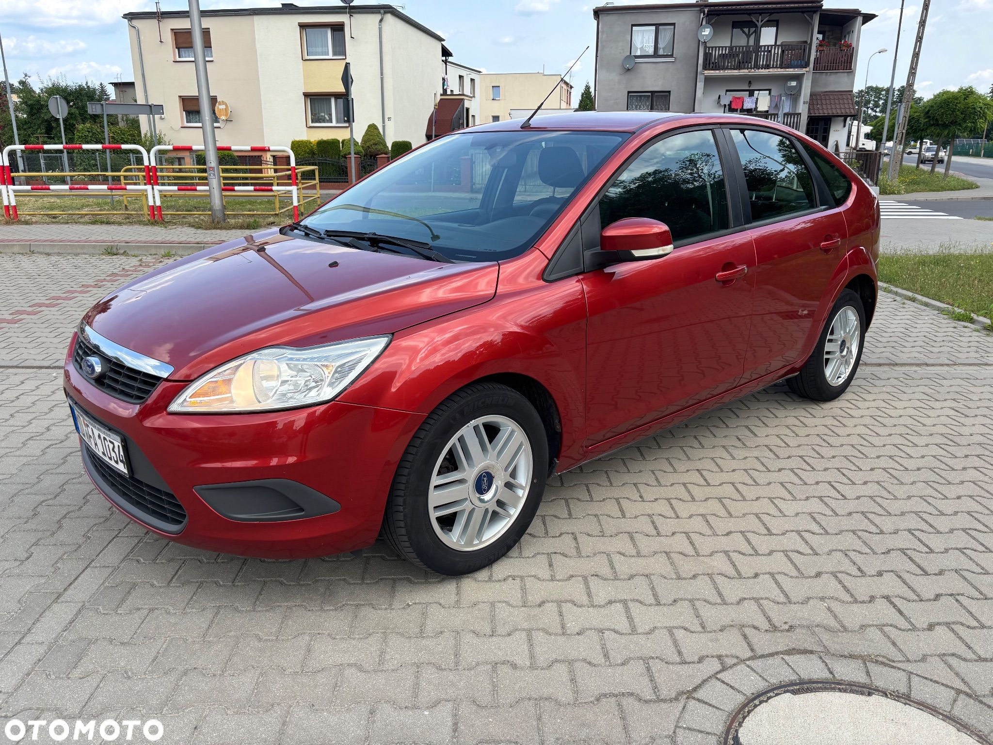 Ford Focus 1.6 16V Ambiente - 1