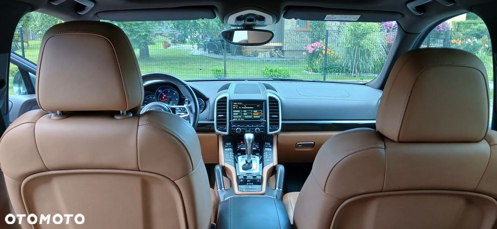 Porsche Cayenne - 12