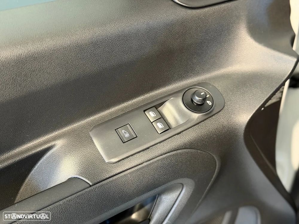 Opel Combo 1.5 CDTi 100HP 3L - 19