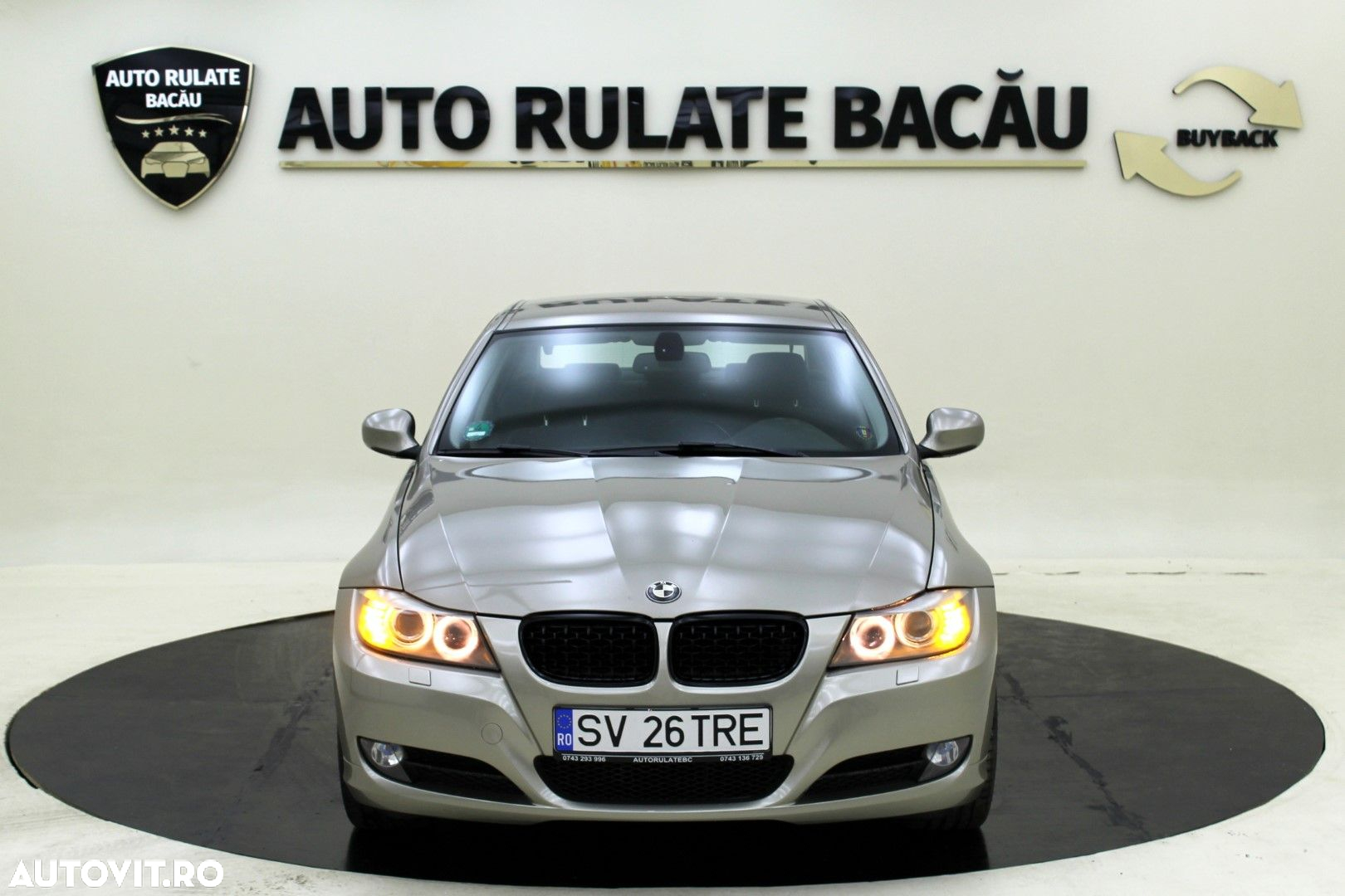 BMW Seria 3 318i Touring - 10