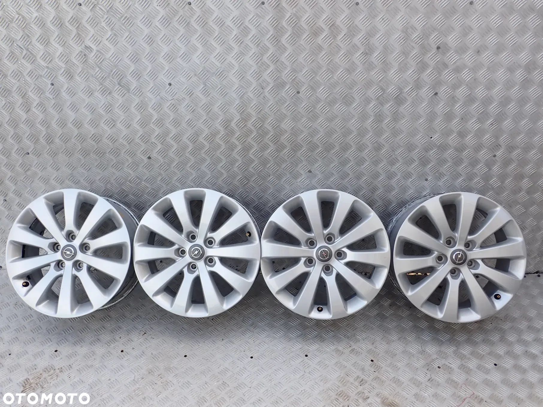 FELGI ALUMINIOWE OPEL 7JX17 ET 44 5X115 0P044K6 - 1