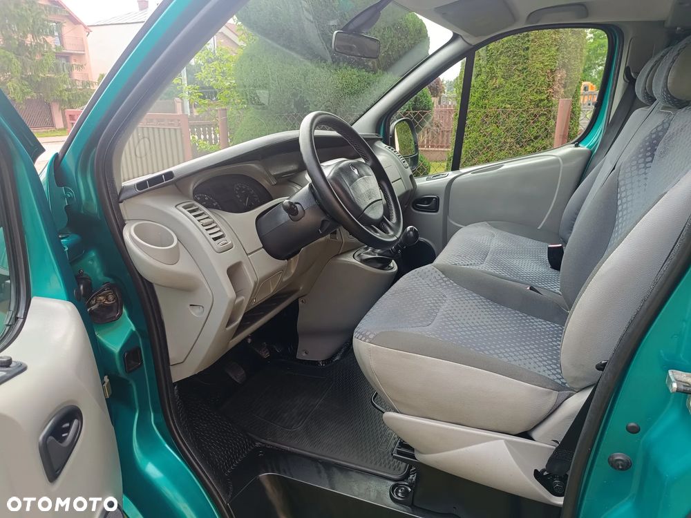 Renault Trafic Grand Passenger Black Edition - 18