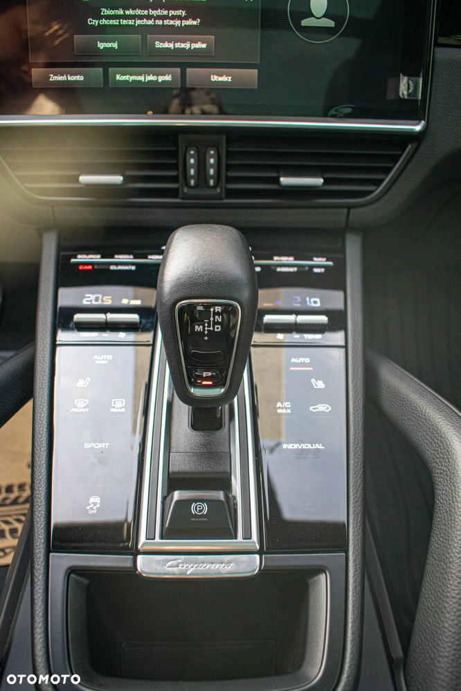 Porsche Cayenne Standard - 18