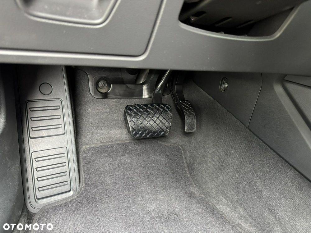 Audi A6 Avant 40 TDI quattro S tronic S line - 22