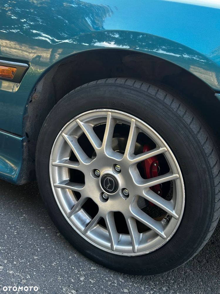 Mazda 323F - 8
