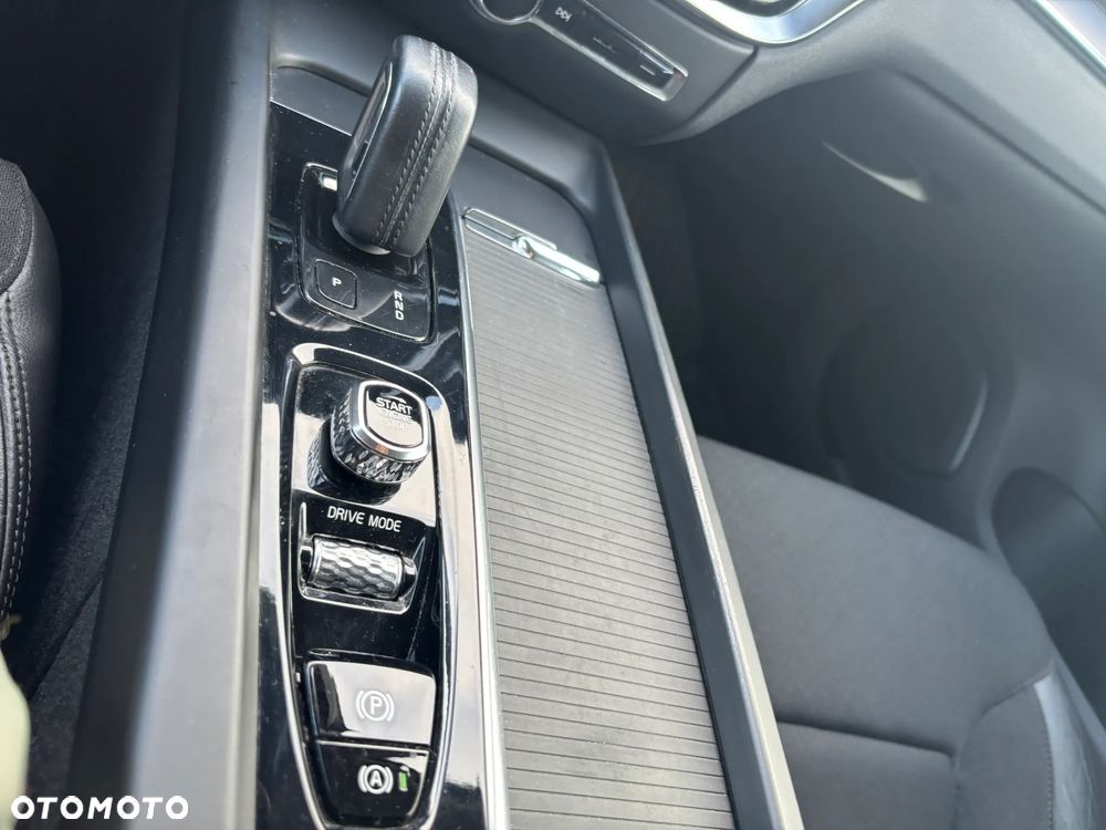 Volvo V60 B4 D Geartronic Momentum Pro - 23