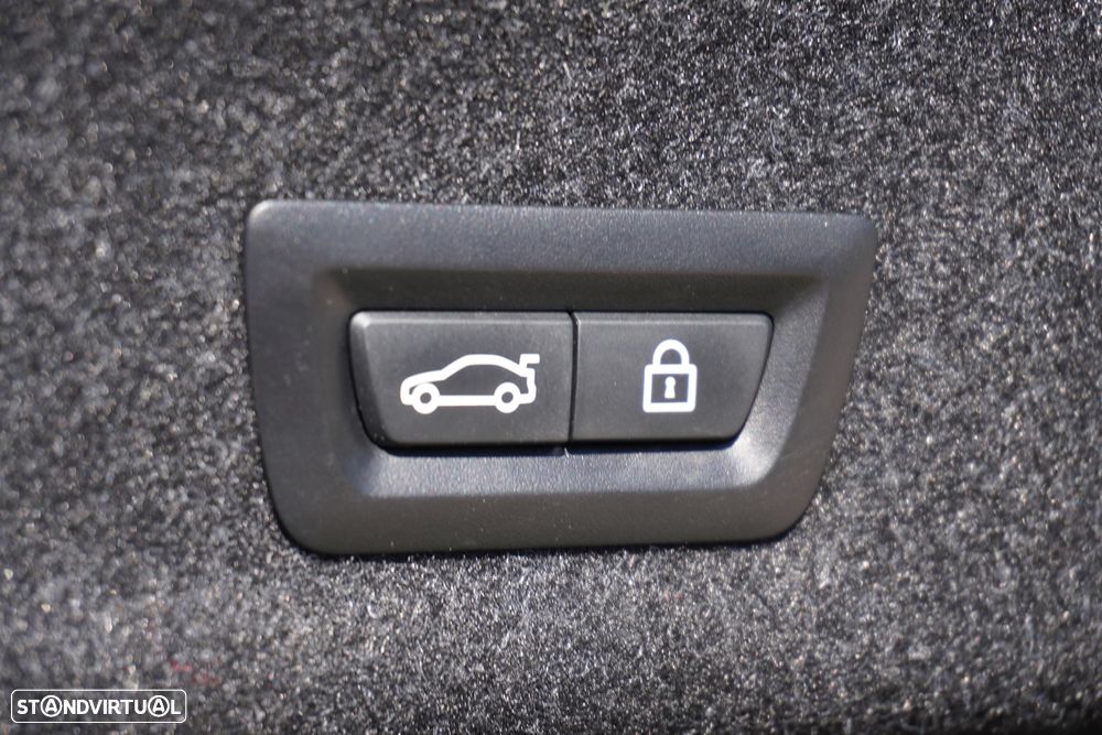 BMW 330 e Aut. Luxury Line - 43