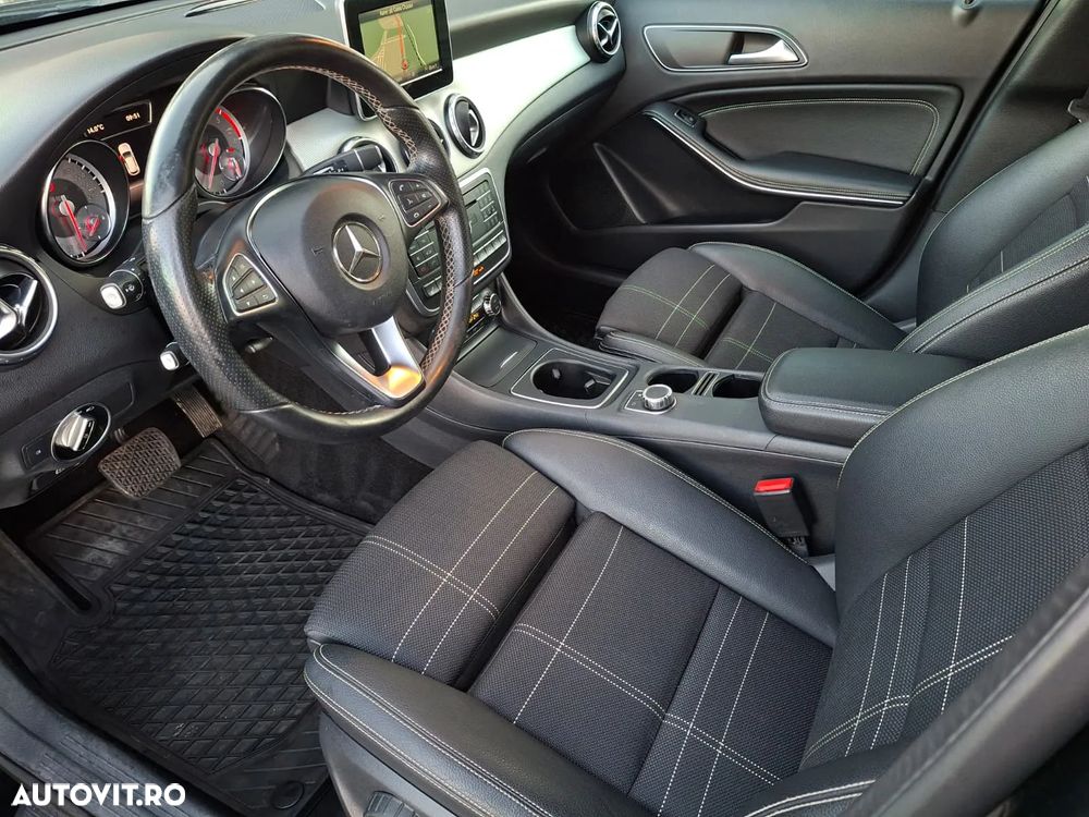 Mercedes-Benz GLA 220 d 4Matic 7G-DCT - 13