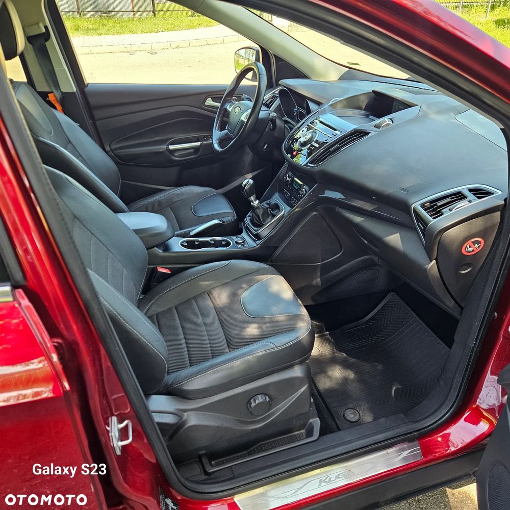 Ford Kuga 1.5 EcoBoost 2x4 Titanium - 25