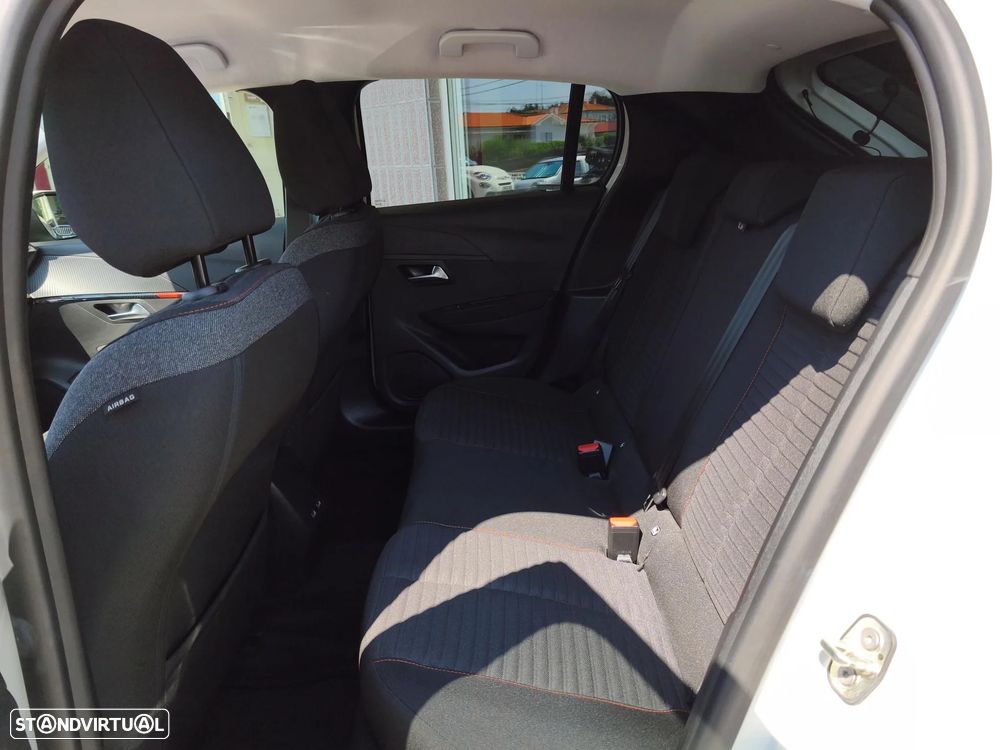 Peugeot e-208 50 kWh Active Pack - 11
