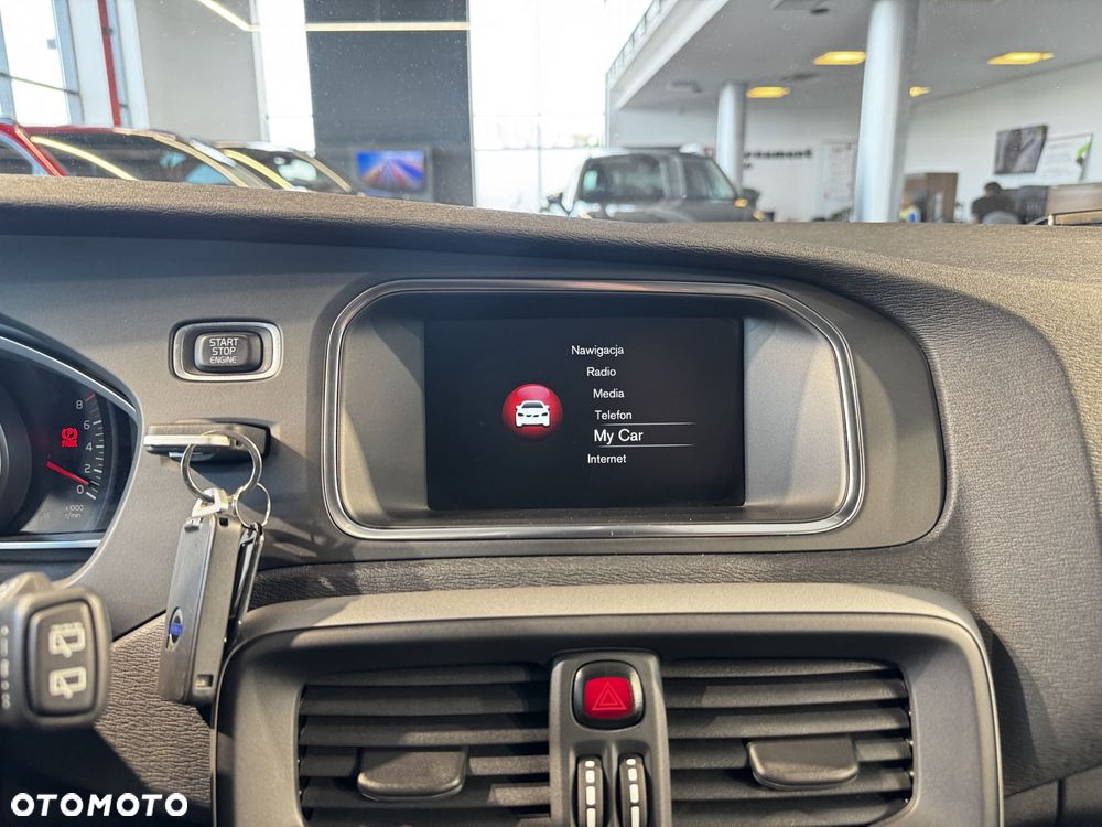 Volvo V40 Cross Country - 26