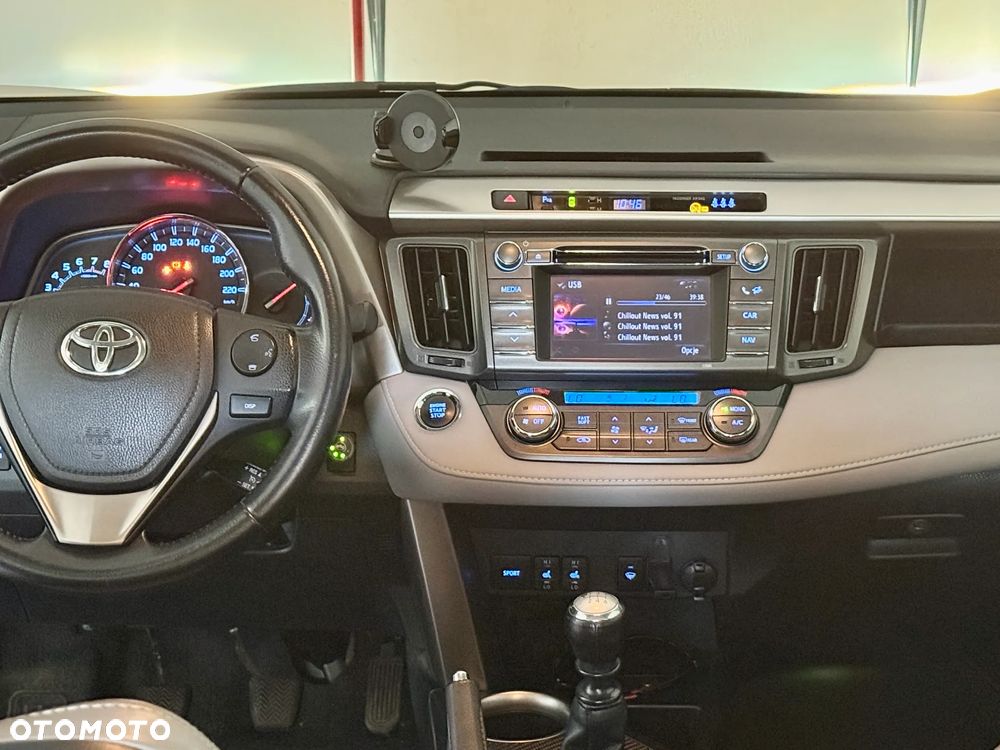 Toyota RAV4 2.0 Premium - 8