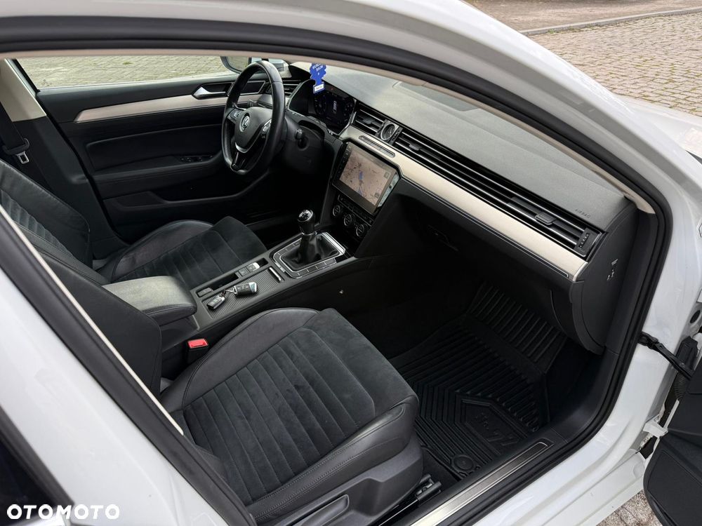 Volkswagen Passat - 14