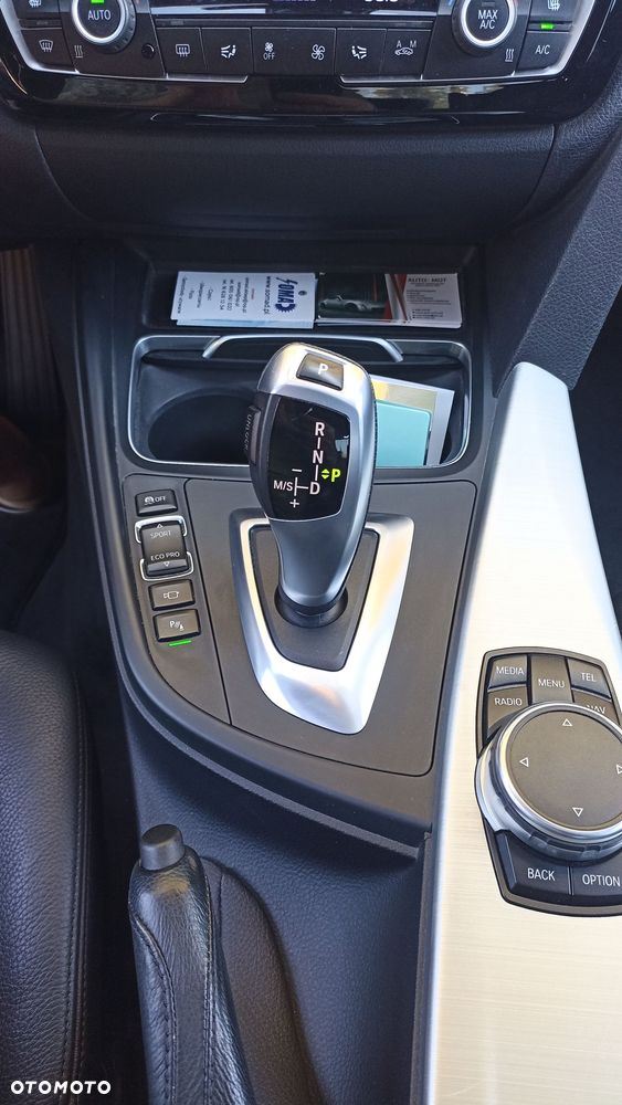 BMW Seria 3 328i xDrive Luxury Line - 21