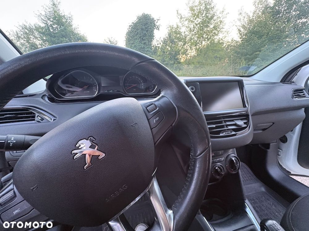 Peugeot 208 - 7
