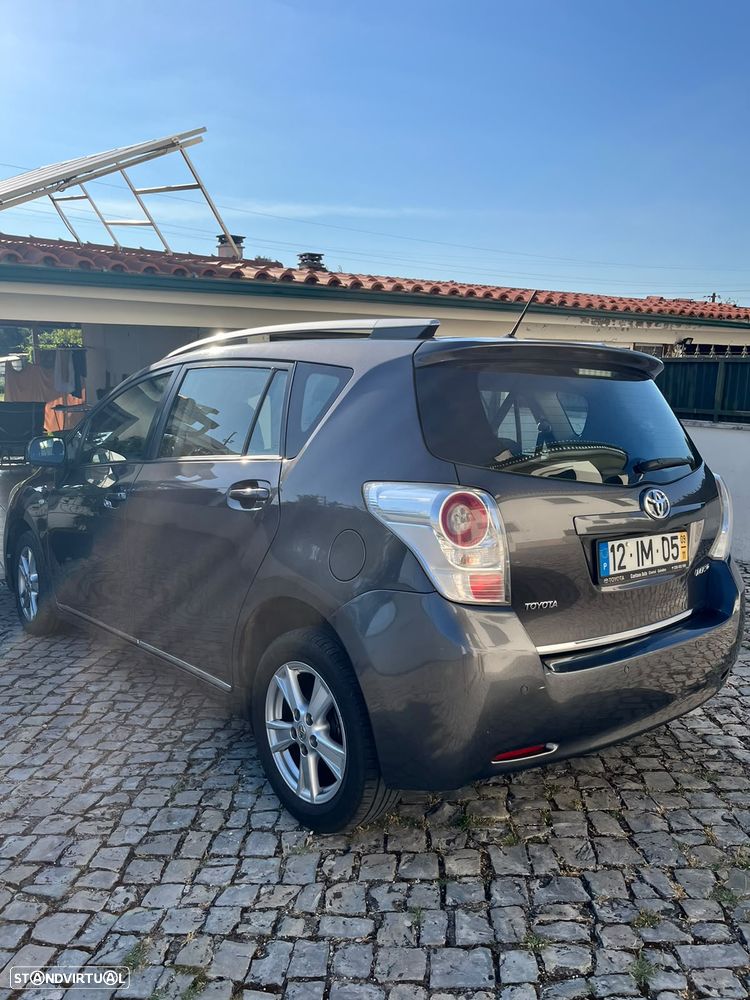 Toyota Verso 2.0 D-4D Energy i-Motion - 2