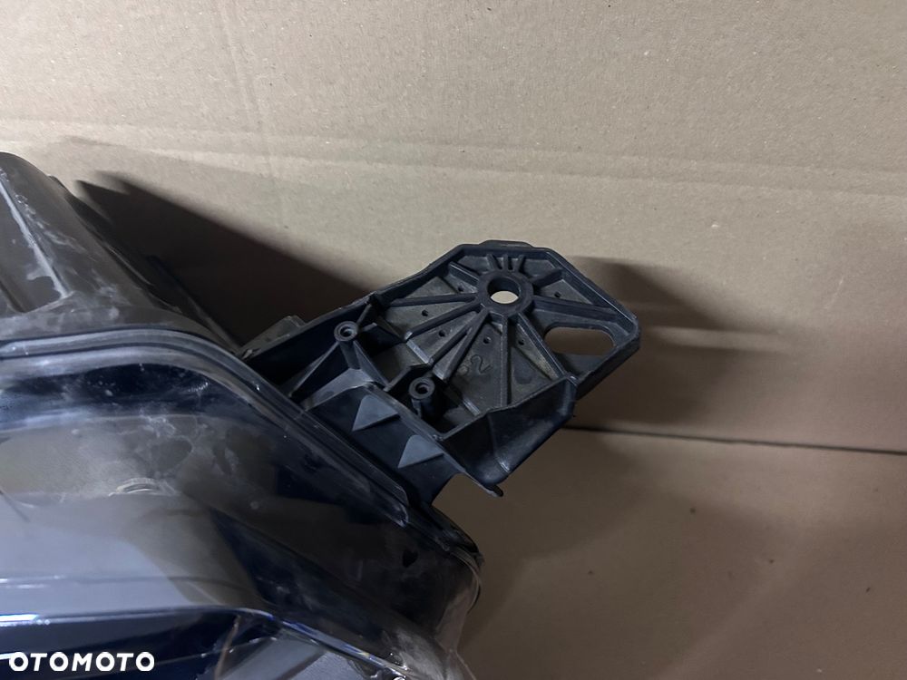 LAMPA PRAWA TOYOTA PROACE CITY ZWYKŁA PRZÓD PRZEDNIA - 3