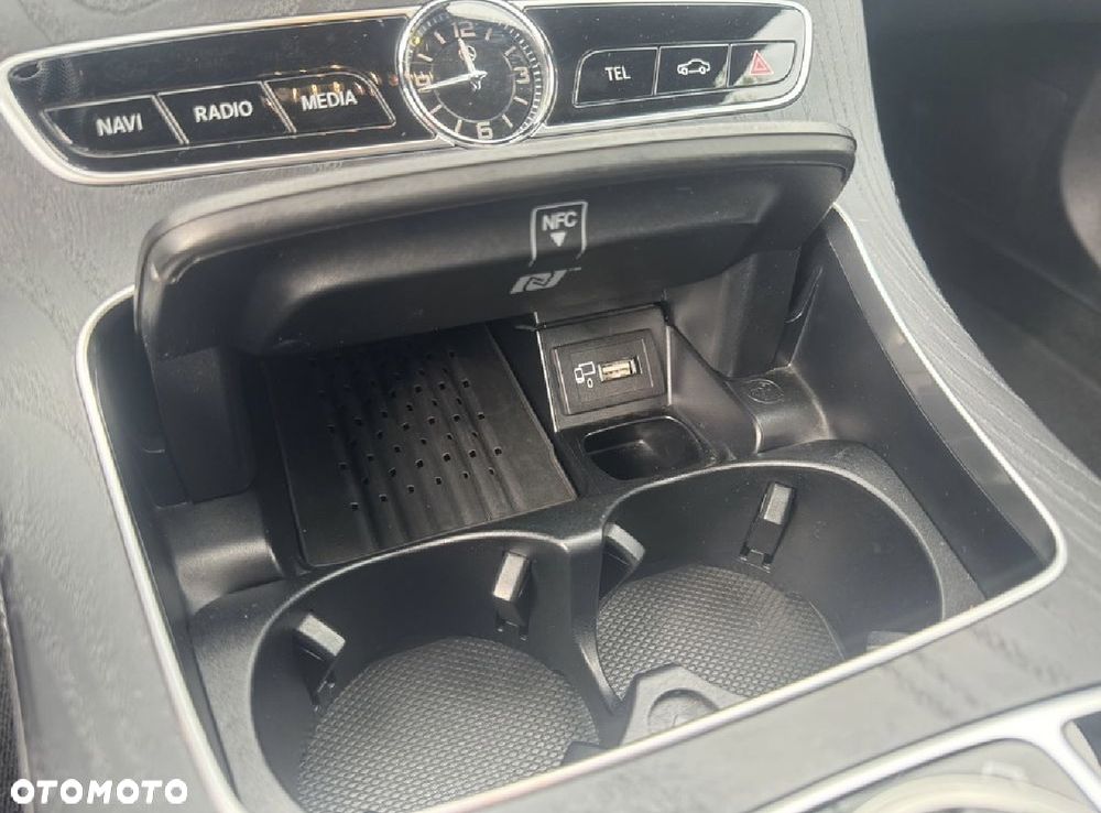 Mercedes-Benz Klasa E 200 4-Matic AMG - 14