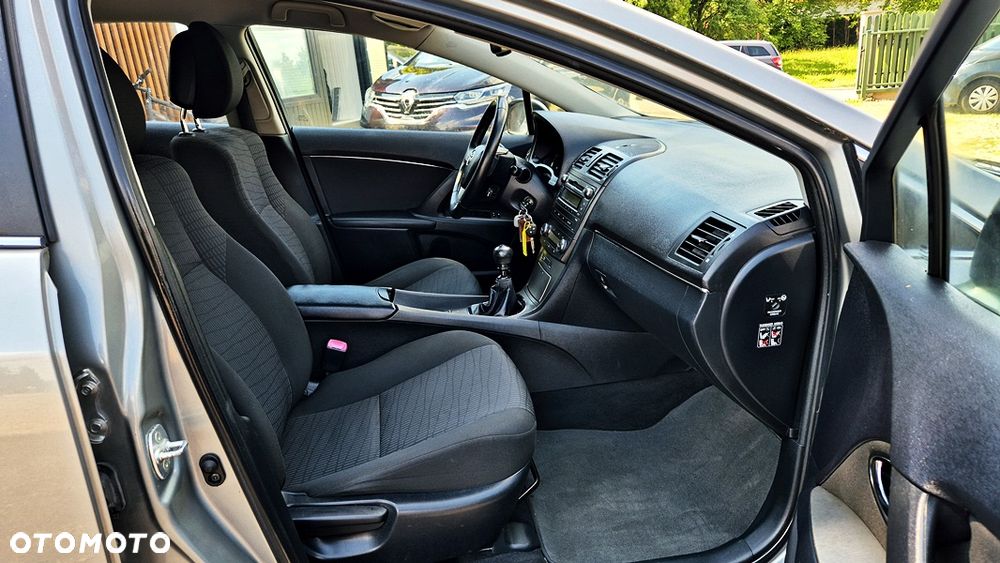 Toyota Avensis - 40