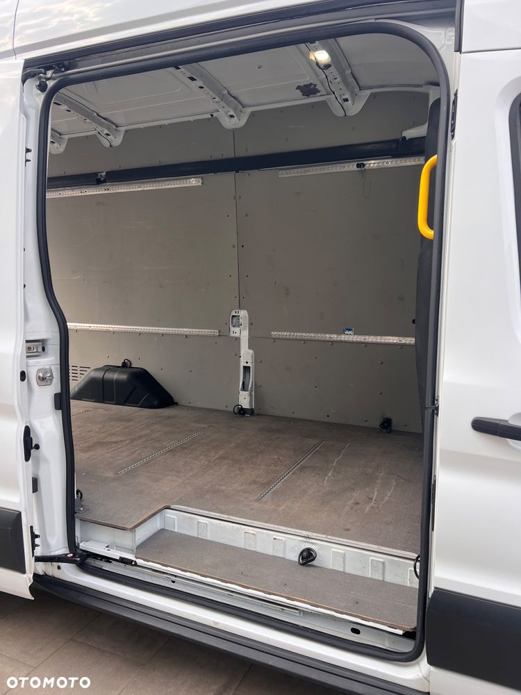 Ford Transit - 25