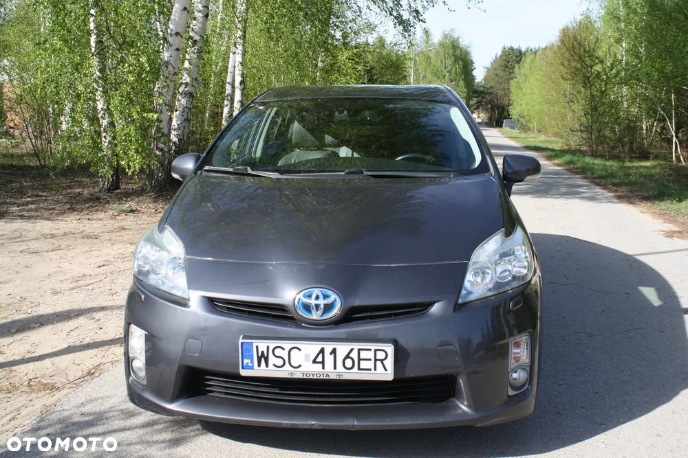 Toyota Prius (Hybrid) Executive - 8