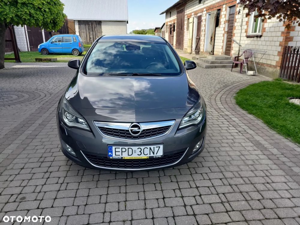 Opel Astra 2.0 CDTI Cosmo - 4
