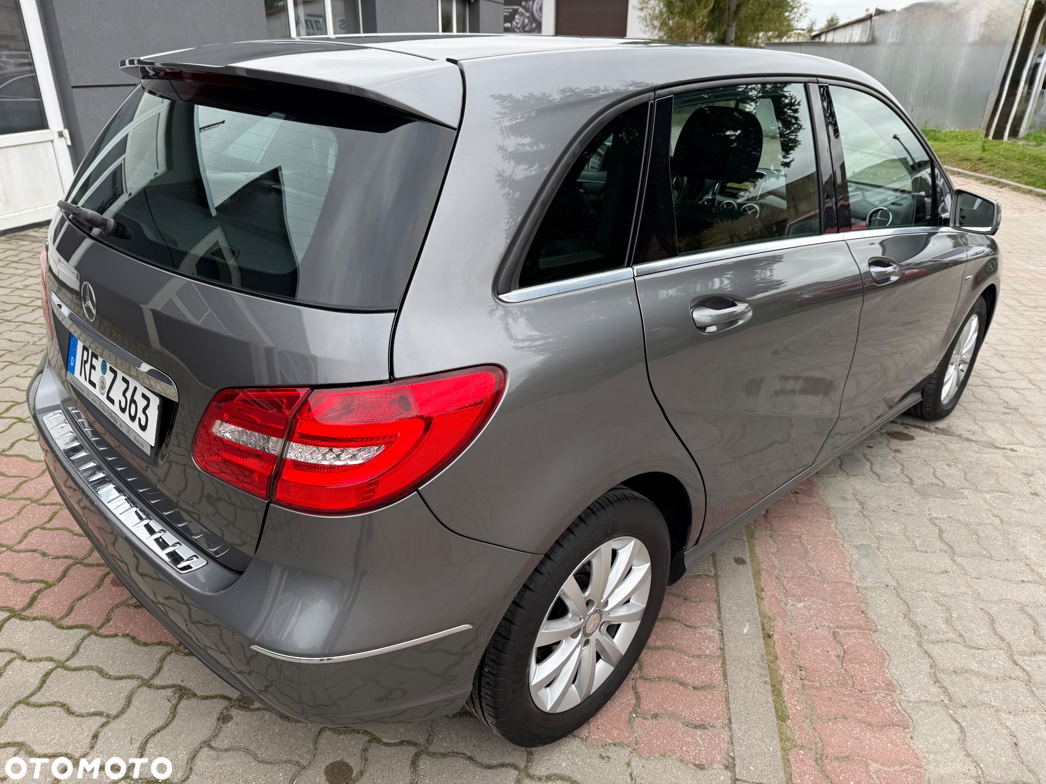 Mercedes-Benz Klasa B 180 Edition - 11