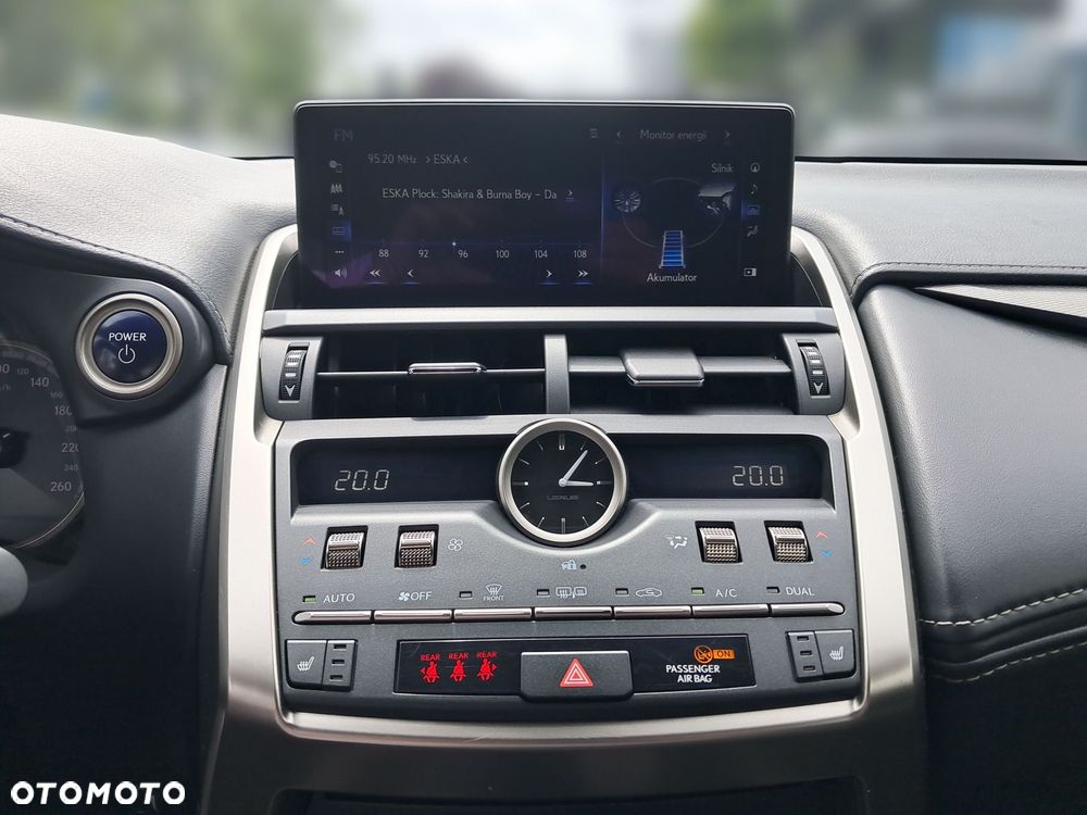 Lexus NX 300h F Sport Edition AWD - 18