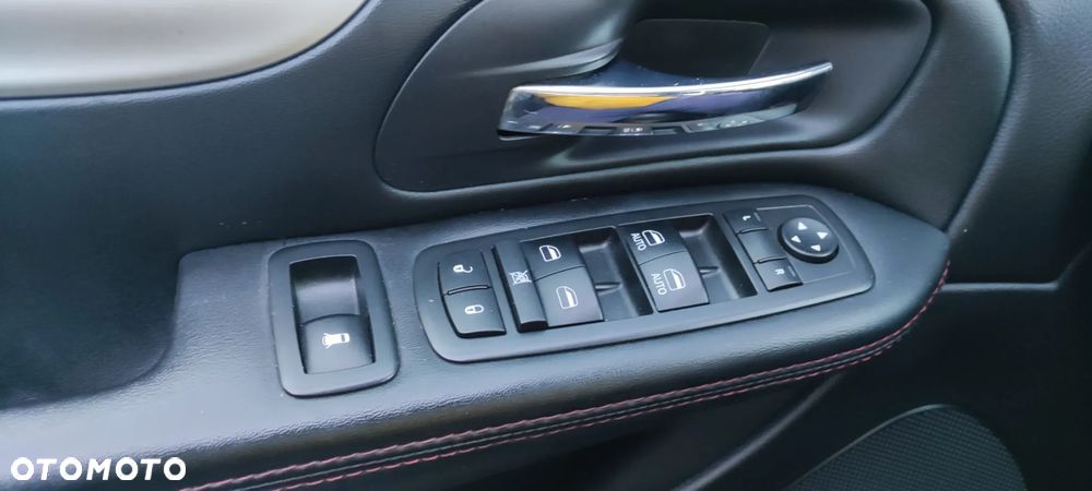 Dodge Grand Caravan - 7