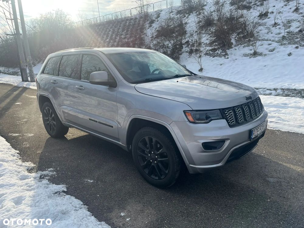 Jeep Grand Cherokee - 1