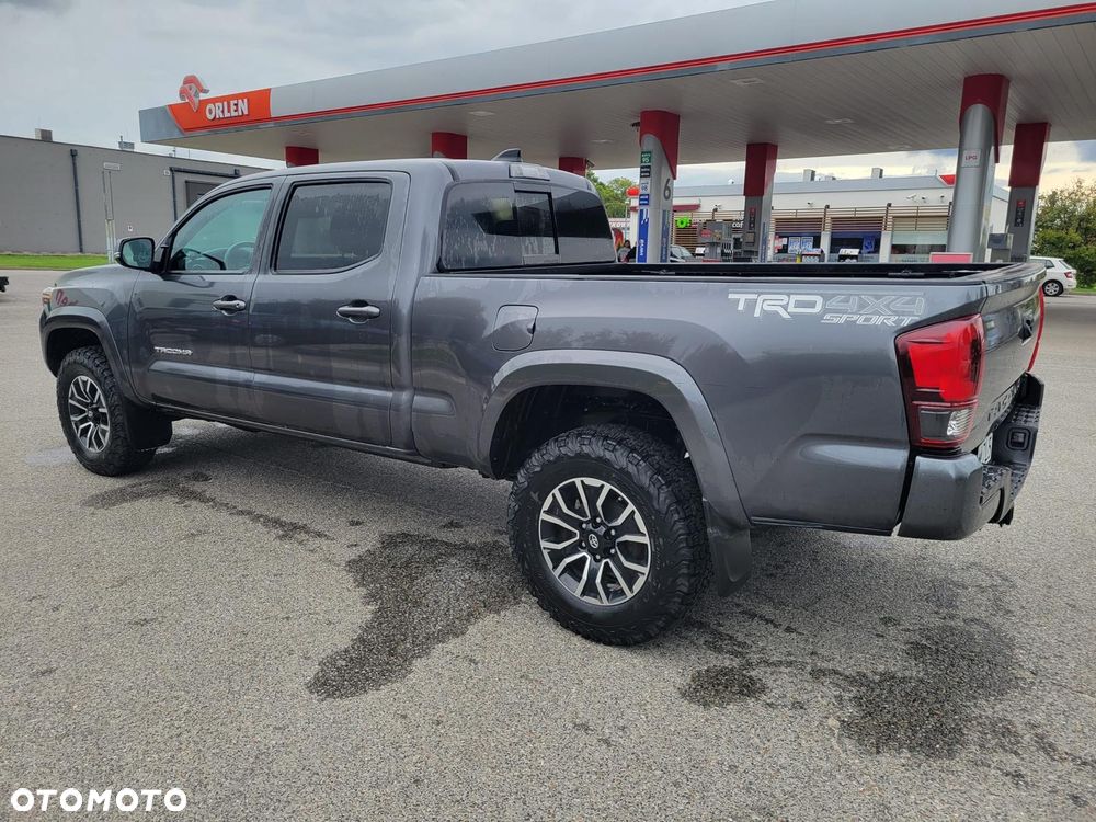 Toyota Tacoma - 5