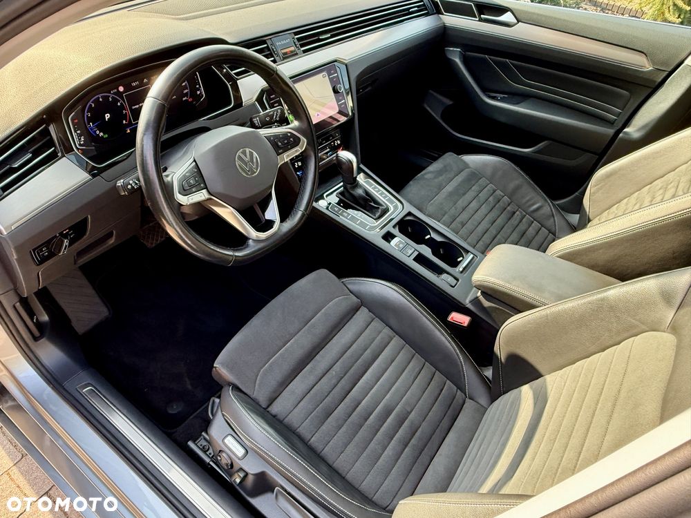 Volkswagen Passat 2.0 TSI Elegance DSG - 8
