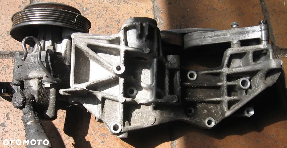 058145523F pompa wspomagania wspornik AUDI A4 B5 1.8 - 1