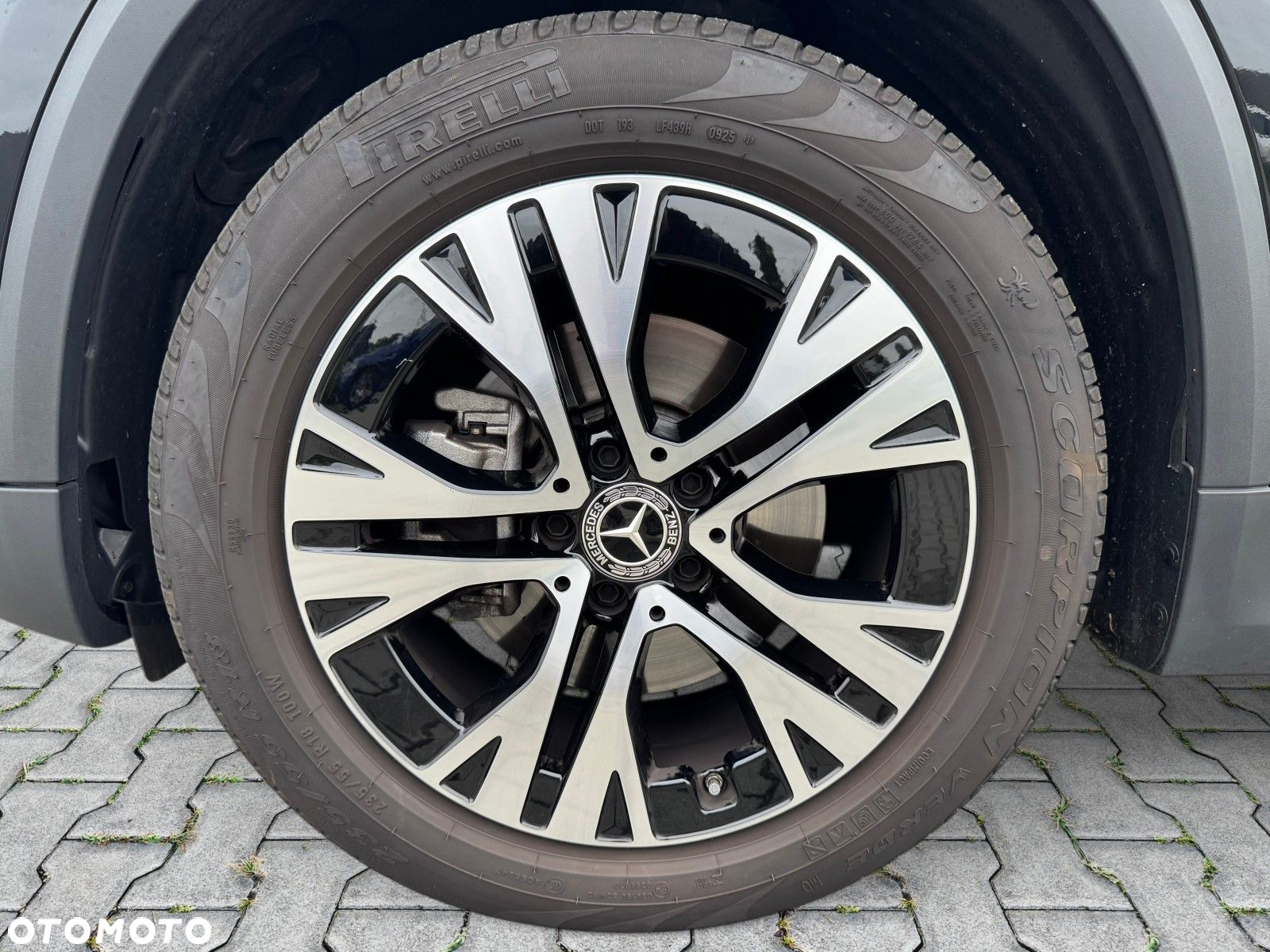 Mercedes-Benz GLA - 9