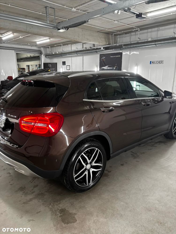 Mercedes-Benz GLA 250 4-Matic - 6