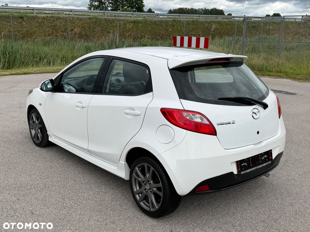 Mazda 2 - 4