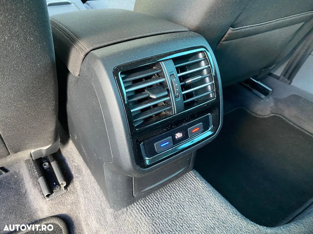 Volkswagen Passat - 24