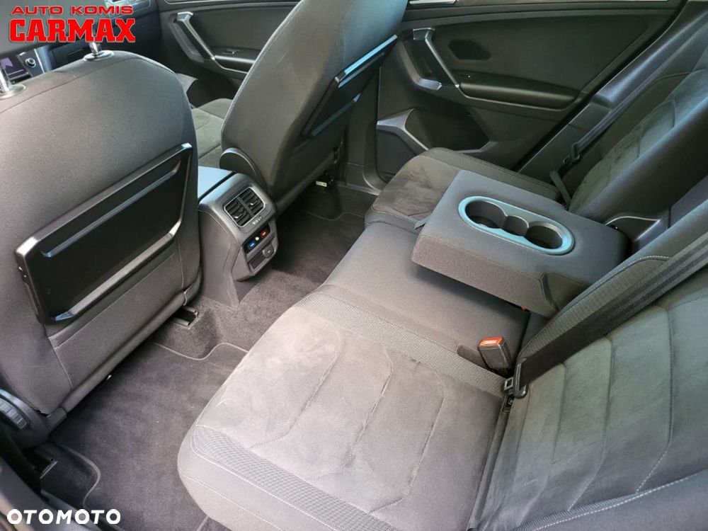 Volkswagen Tiguan - 32