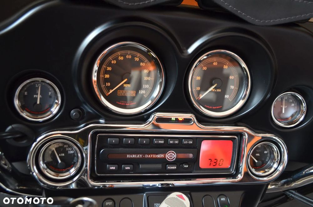 Harley-Davidson FLHT Electra Glide Standard - 39