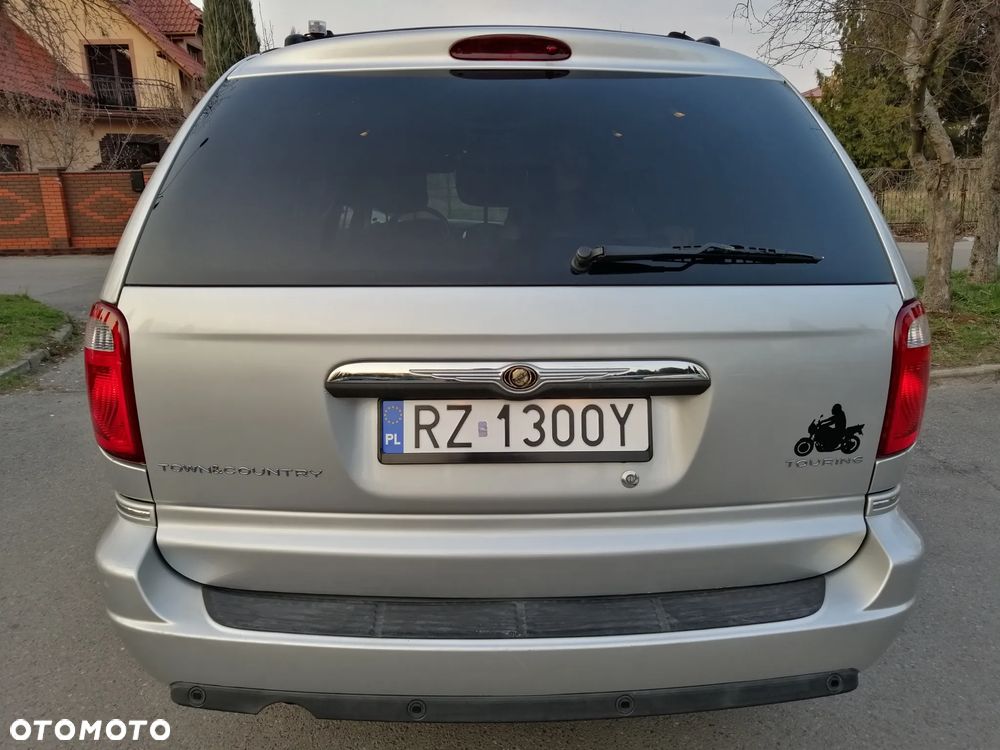 Chrysler Town & Country 3.8L LXi - 4